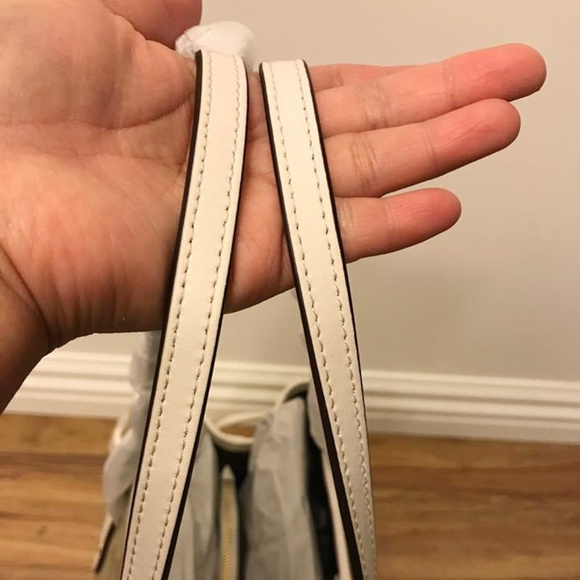 ❌❌❌❌SOLD❌❌❌❌🥥Coach Signature Shoulder Bag🥥 - Picture 4 of 8